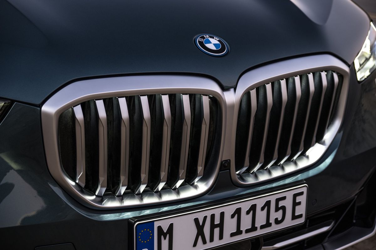 BMW's Active Grille Shutter: The Nose Job That Saves Gas